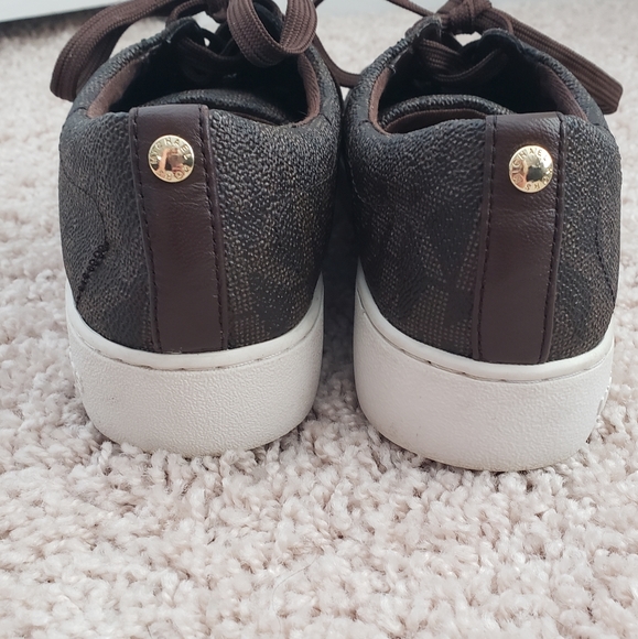 Michael Kors Signature Keaton Lace up Sneaker sz 6 - Picture 3 of 7